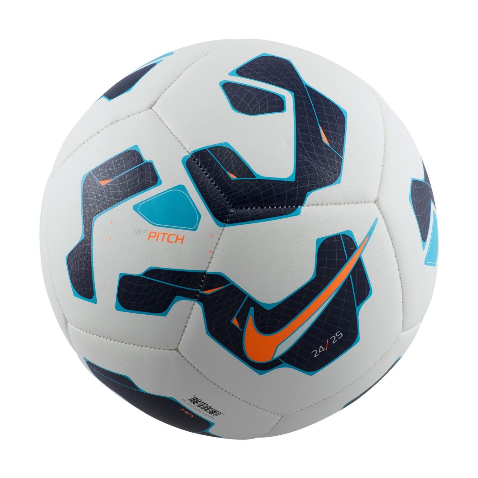 Pitch, fotboll - full image 2