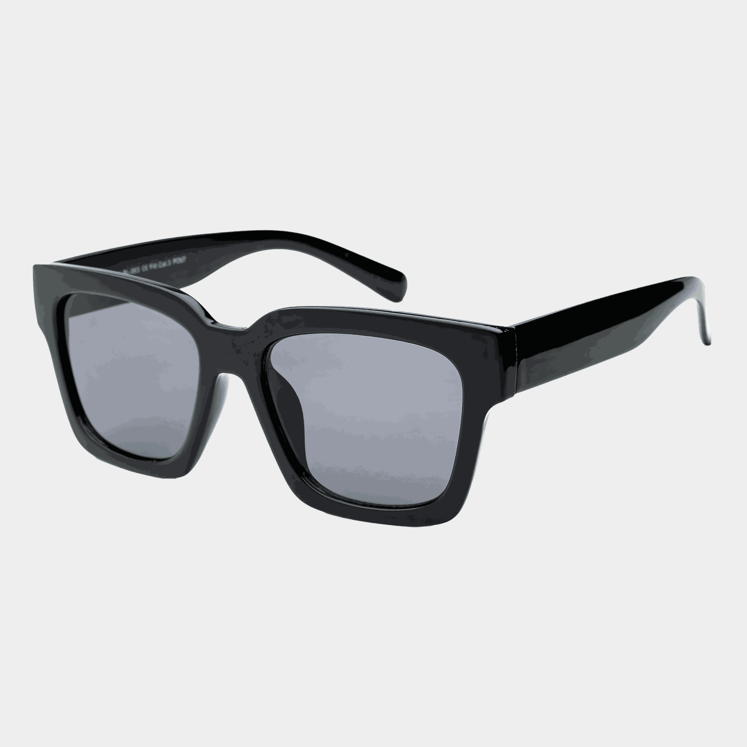 001 Black Frame With Smoke Lens, solglasögon - Lifestyle