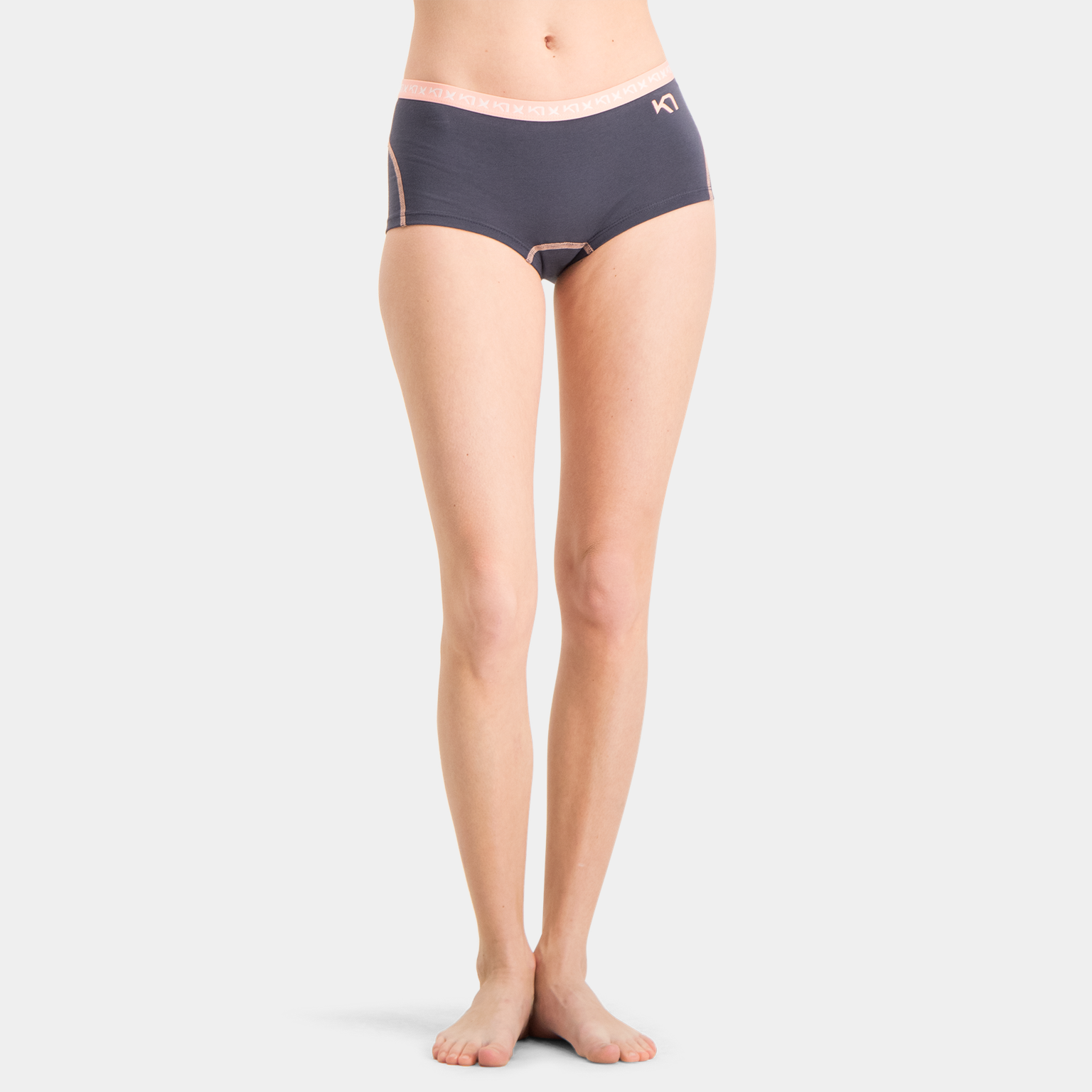 Gina Hipster, dam - full image 1