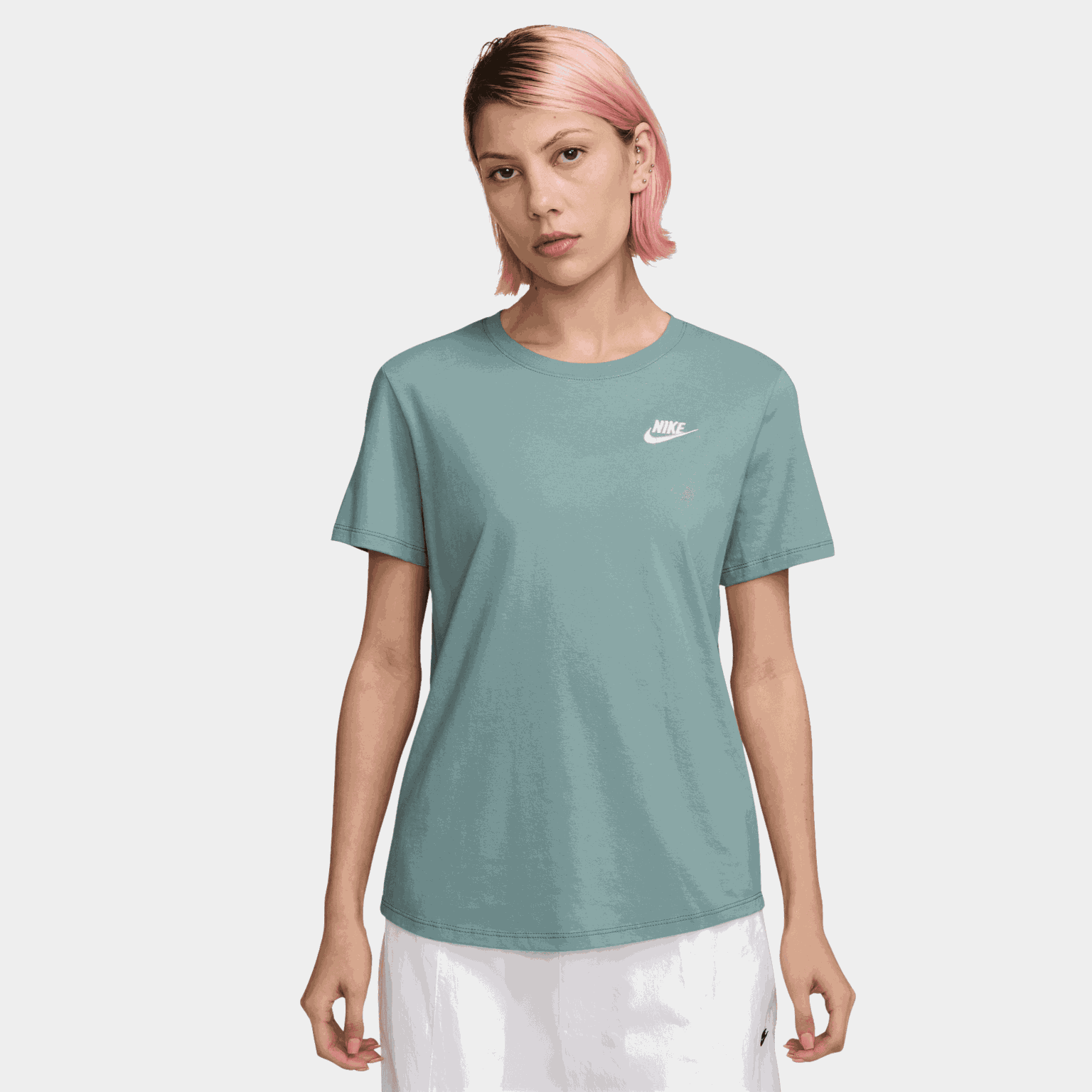 Sportswear Club Essentials T-Shirt, t-shirt, dam - full image 2