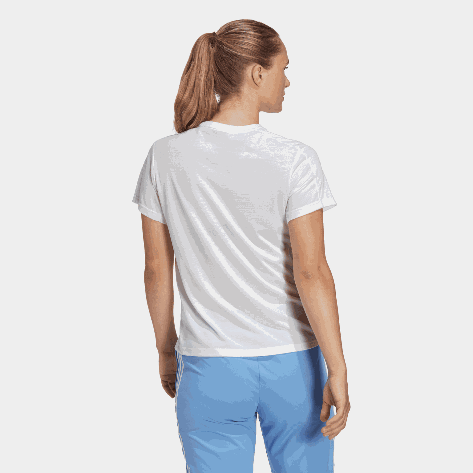 Train Essentials Minimal Branding Crewneck T-Shirt, t-shirt, dam - full image 2