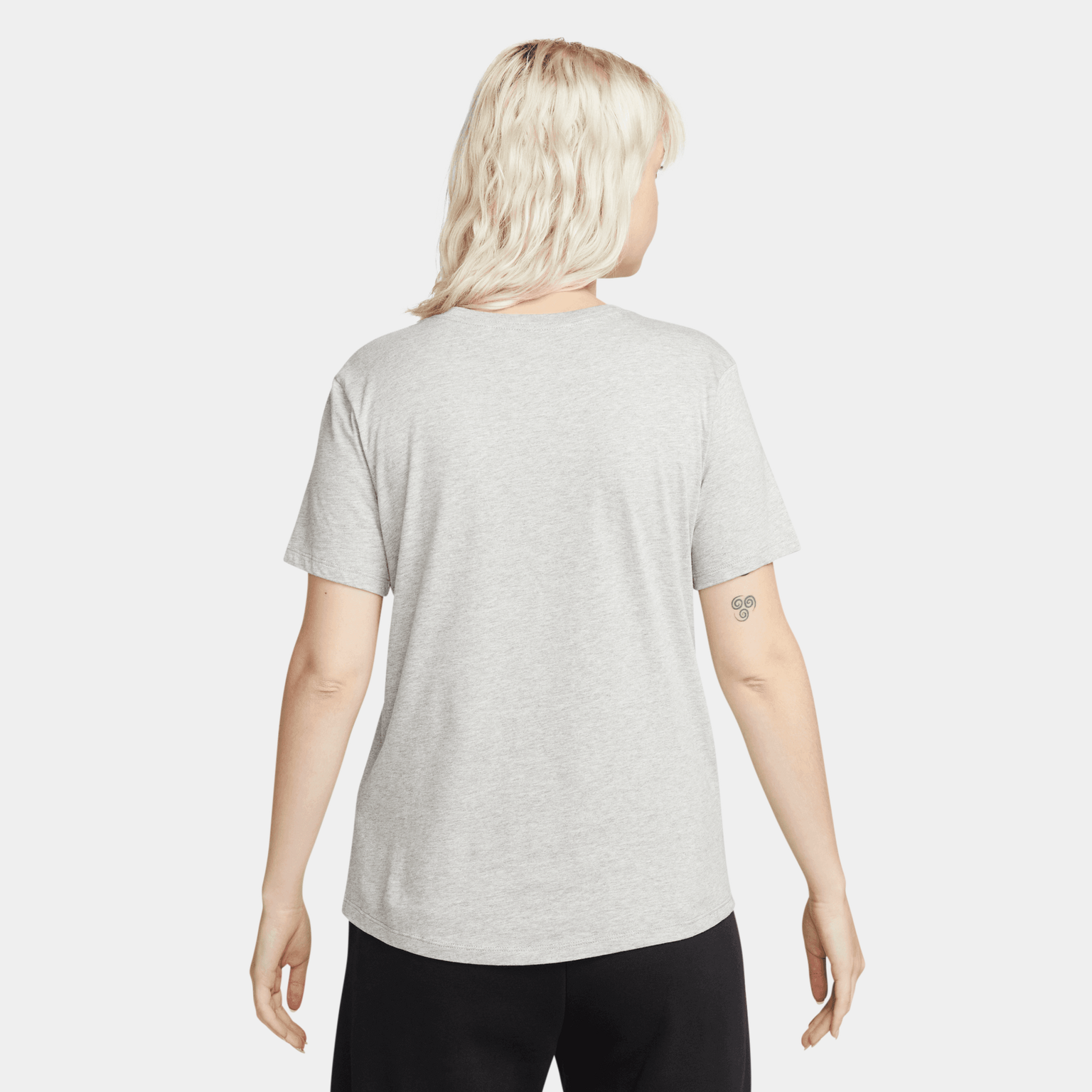 Sportswear Essential Icon Futura Tee, t-shirt dam - full image 2
