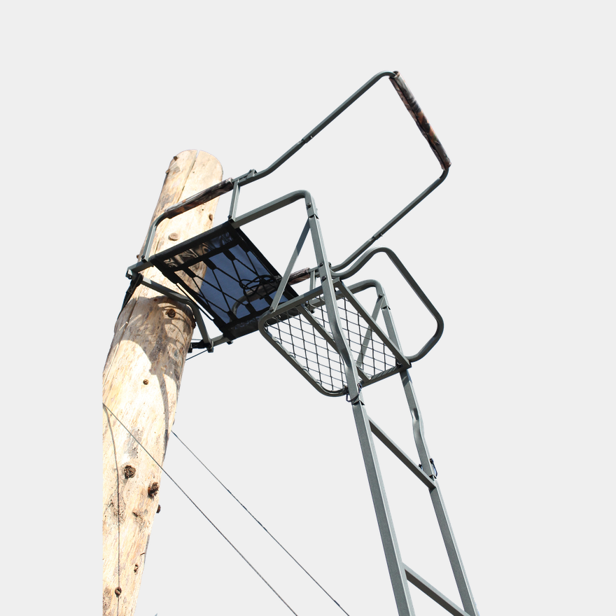 One man treestand, jakttorn - full image 3