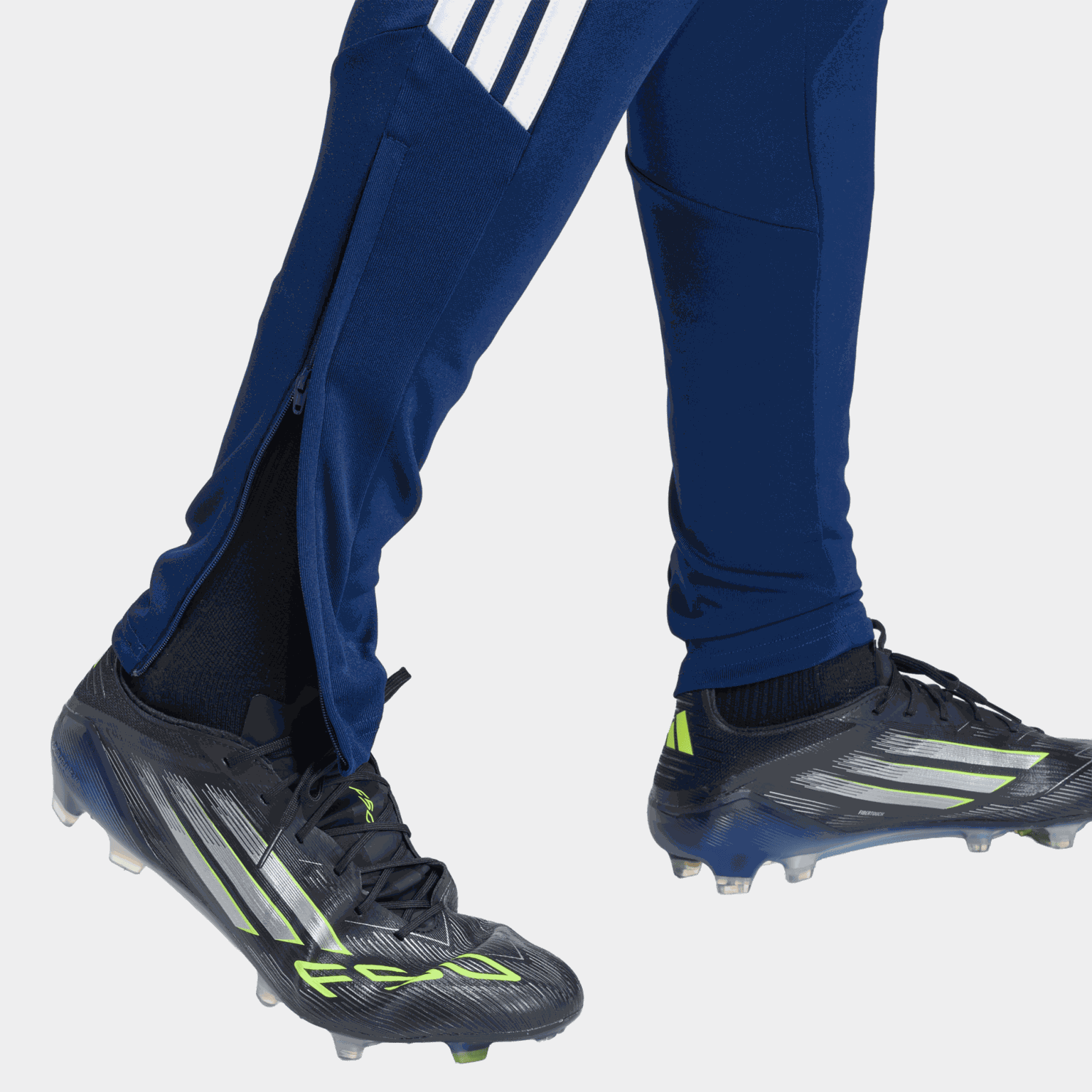 TIRO26L PNTR, fotbollsbyxor, herr - full image 2