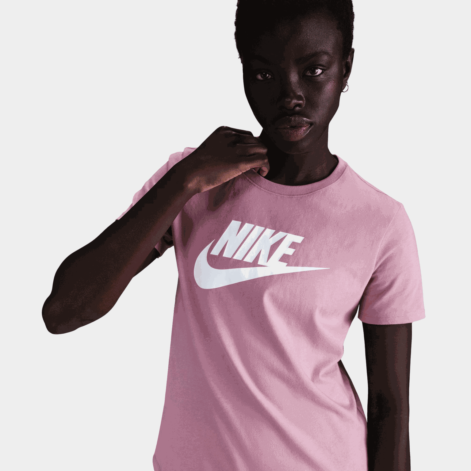 Sportswear Essential Icon Futura Tee, t-shirt dam - full image 1