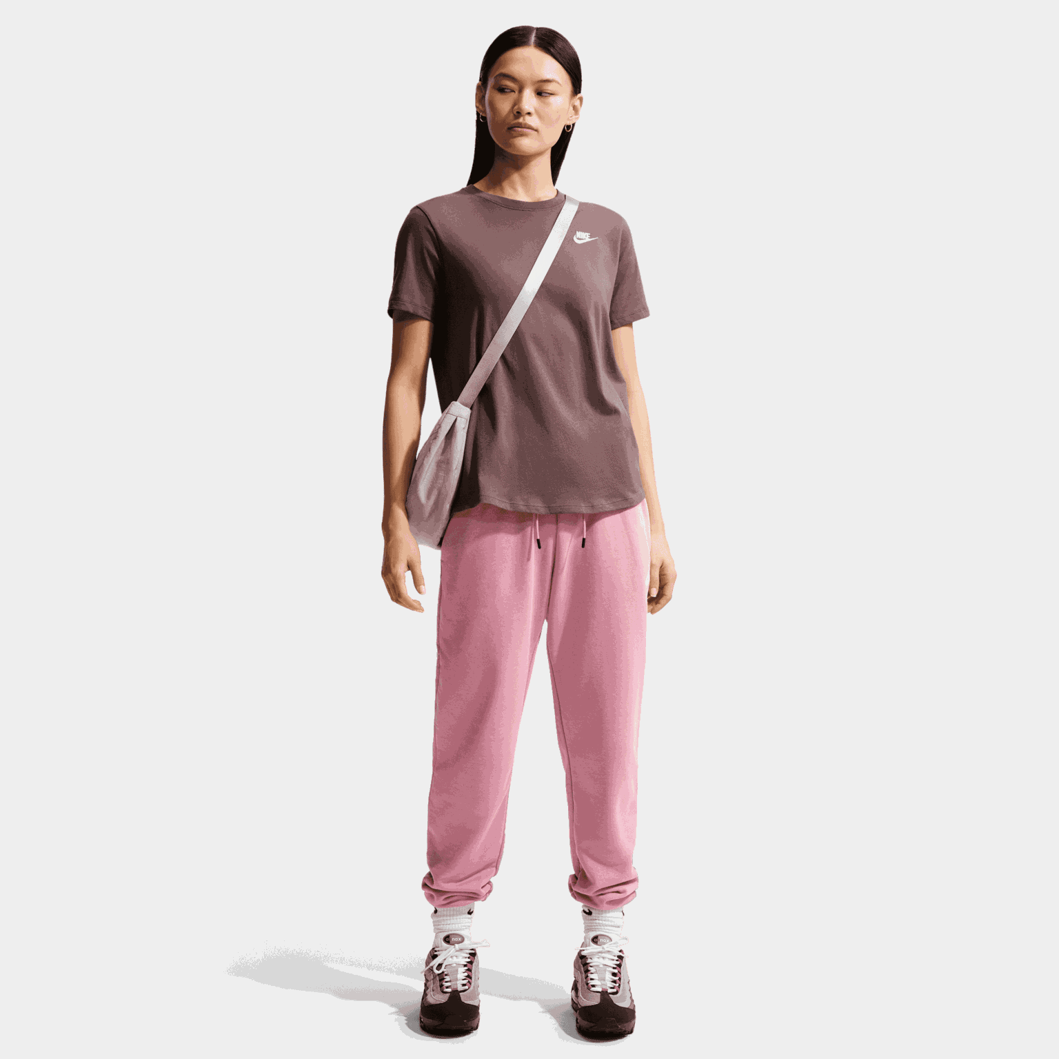 Sportswear Club Essentials T-Shirt, t-shirt, dam - full image 1